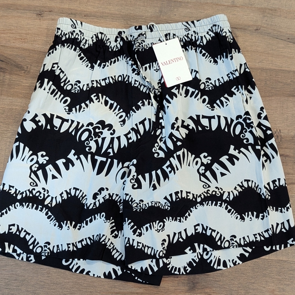 $1690 Mens Valentino Logo Cotton Bermuda Shorts Black/White 46 US 30